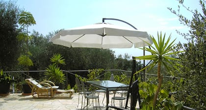 Holidayhouse with sea view in stylish ambiance