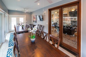 Dining - Rockbrook Manor - Great Location, minutes from Downtown, University of Virginia (Charlottesville)