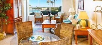 Surf & Racquet Club C102