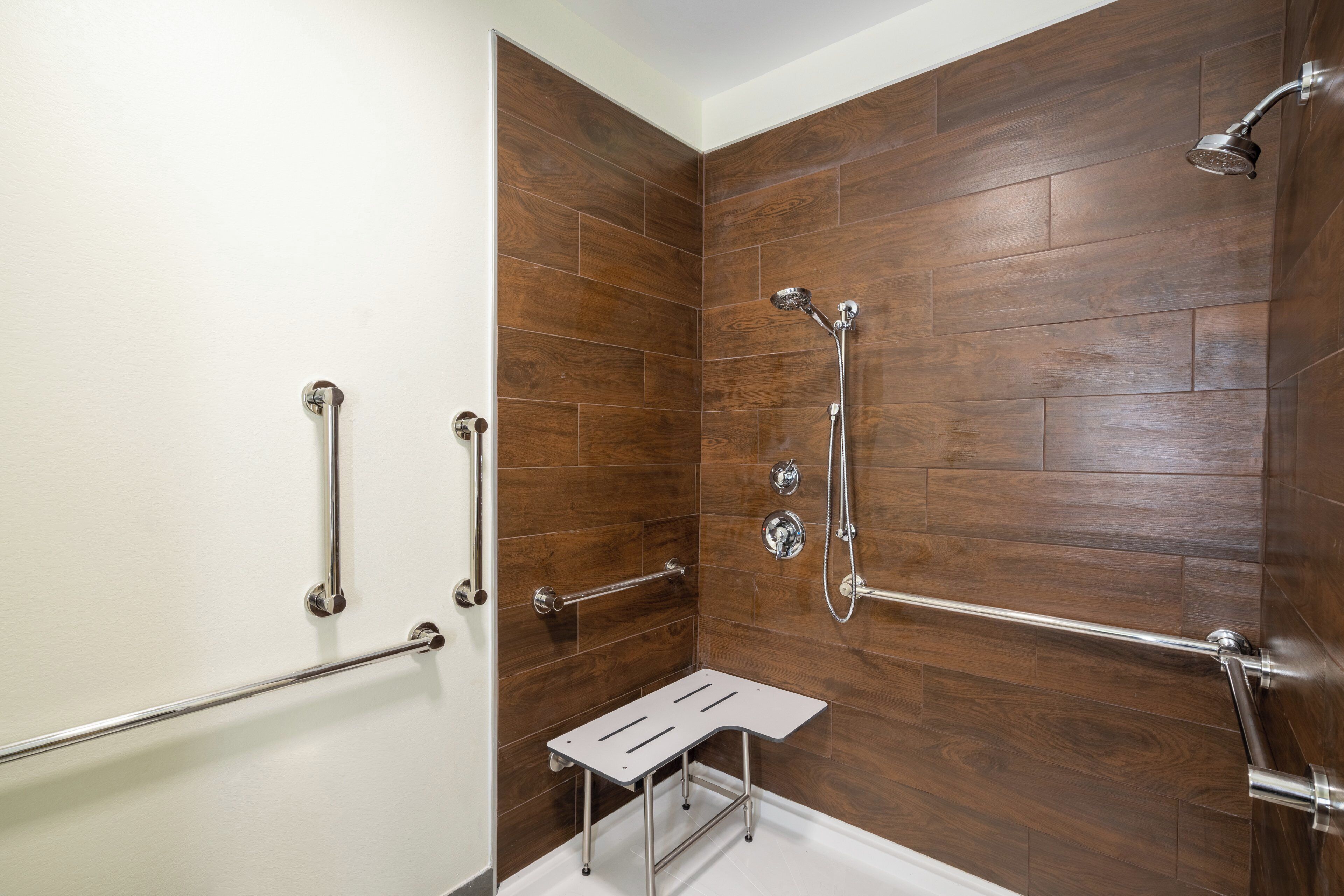 Suite, 1 King-Bett, barrierefrei (Comm Access) | Badezimmer