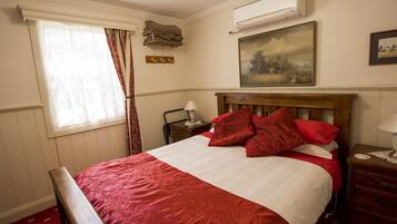 2 bedrooms, individually decorated, individually furnished, desk