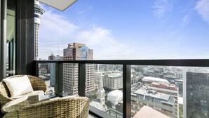 Romantic Apartment, 1 Queen Bed, Harbor View | Balcony view - Sun Kissed Apartment (Auckland)