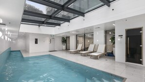 Indoor pool - Sun Kissed Apartment (Auckland)