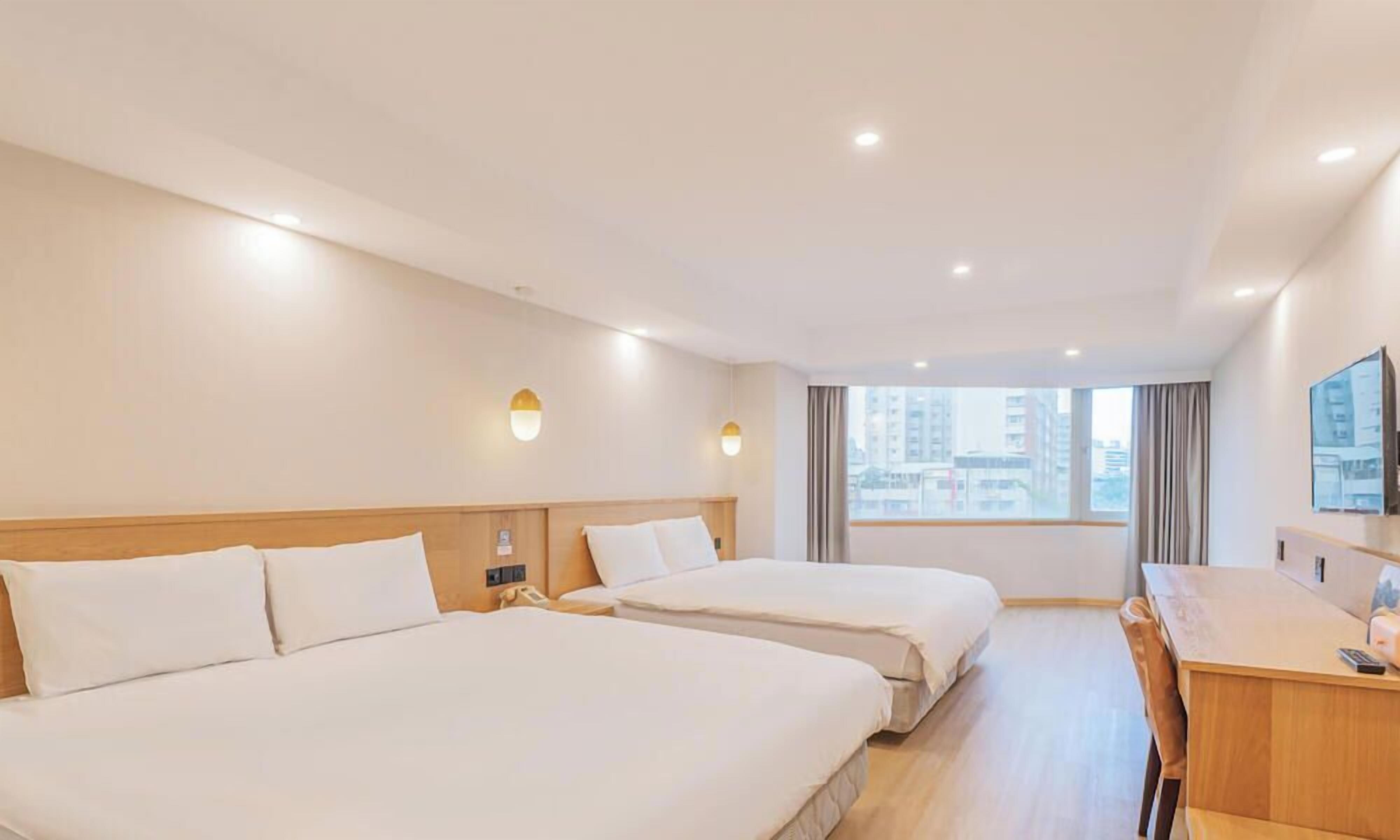 Deluxe Quadruple Room