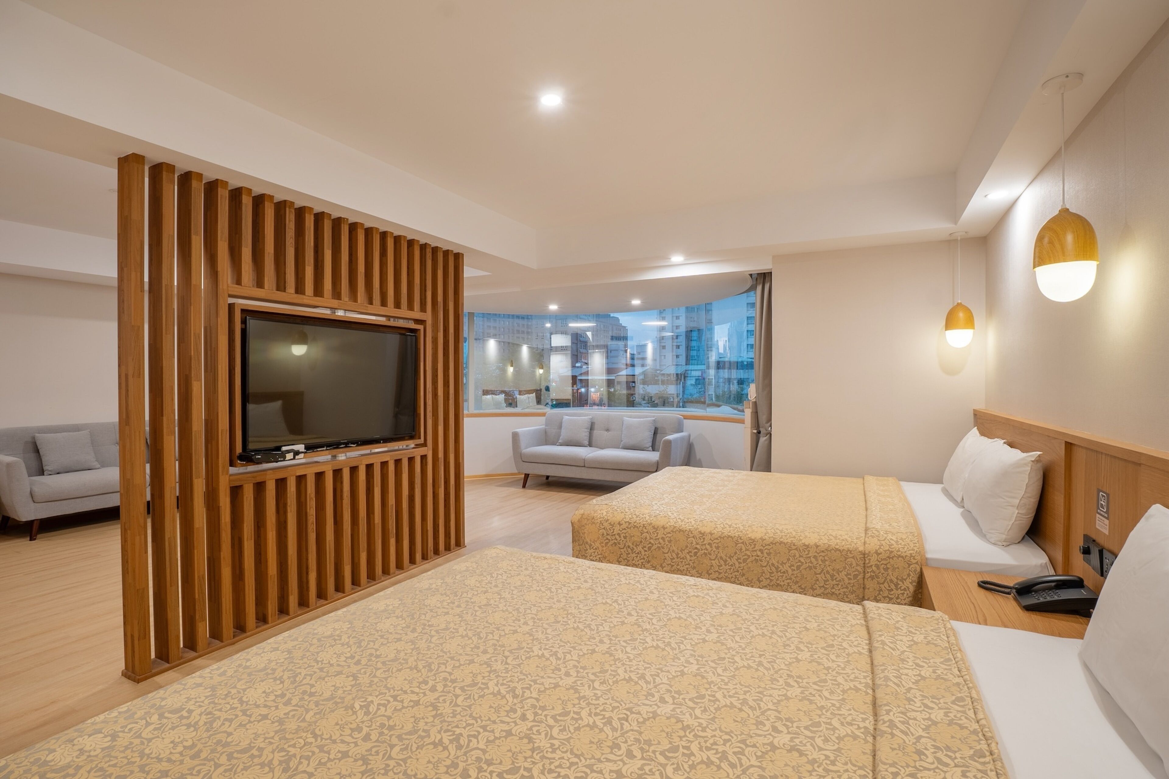 Photo - Hamilton Hotel