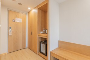 Deluxe Double Room | Desk, laptop workspace, soundproofing, free WiFi