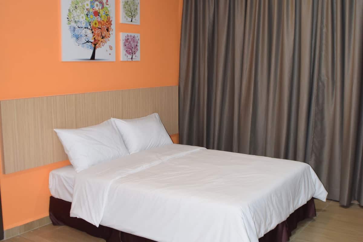 deluxe room, city view | desk, blackout curtains, iron/ironing board, free wifi