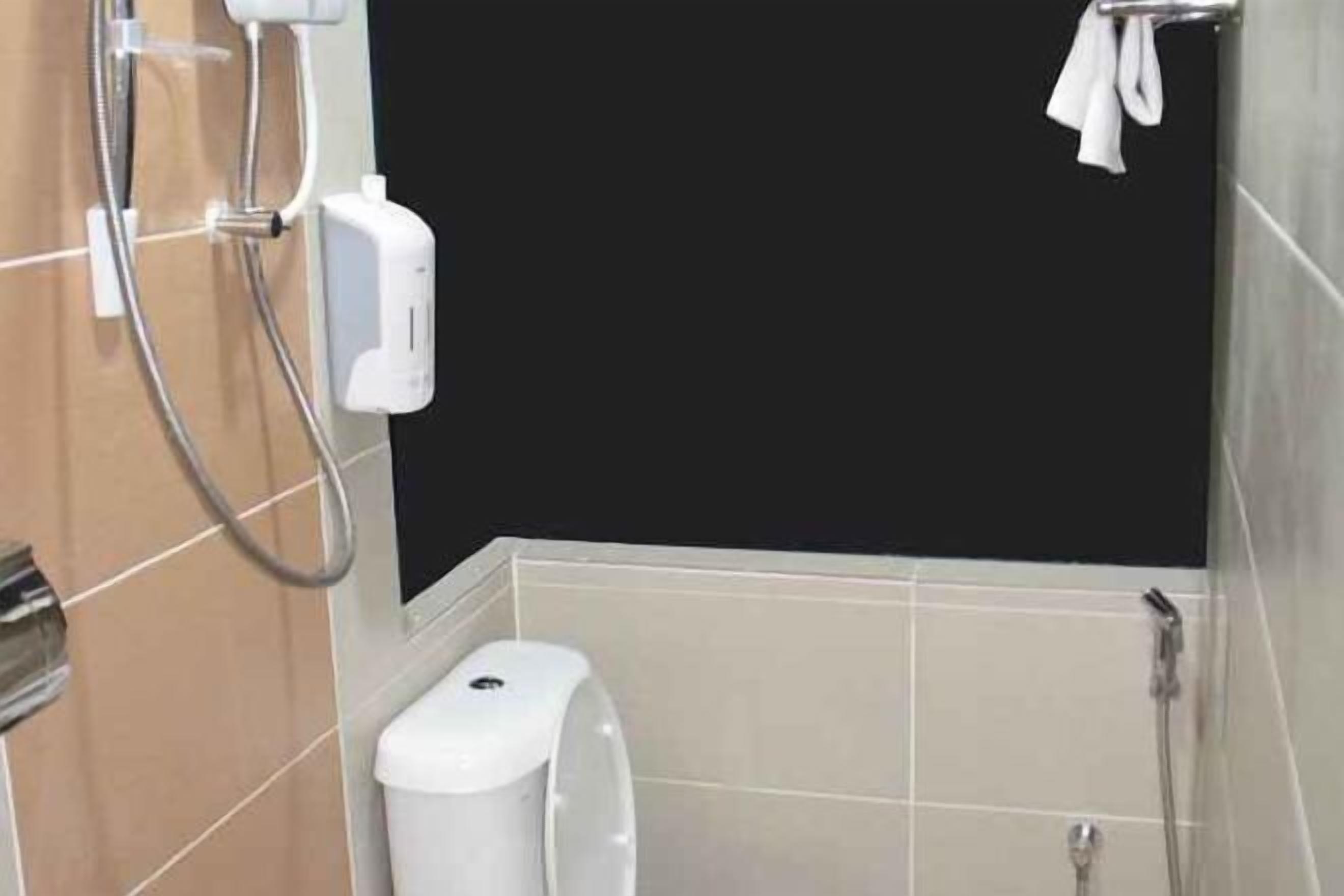 Bad | Dusj, toalettartikler (inkludert), hårføner og bidé