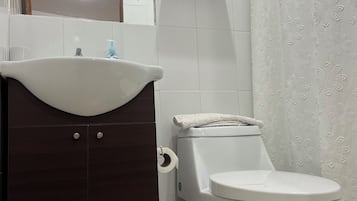 City Double Room, 1 Bedroom | Bathroom | Shower, free toiletries, hair dryer, towels