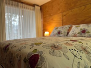 City Double Room, 1 Bedroom | Select Comfort beds, minibar, individually decorated - Verde Vida Apart Hotel (Pucón)