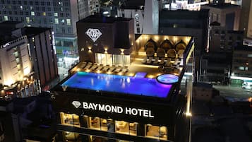 Outdoor pool, open 8:00 AM to 10:00 PM, cabanas (surcharge)