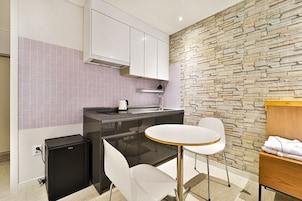 Terrace Double Room | Blackout drapes, free WiFi, bed sheets