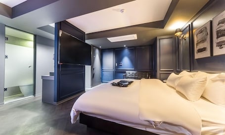 Decoración personalizada, muebles diferentes y cortinas blackout