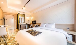 Deluxe Room (B) | Individually decorated, individually furnished, blackout drapes - Anyang Premier Hotel XYM (Anyang)