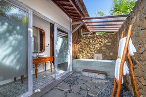 FRii Villa | Banheiro | Chuveiro, produtos de toalete grátis, secador de cabelo, bidê