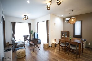 Televisión de pantalla plana, reproductor de DVD