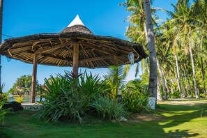 Gazebo - Caluwayan Palm Island Resort (Marabut)
