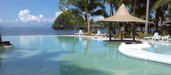 Caluwayan Palm Island Resort