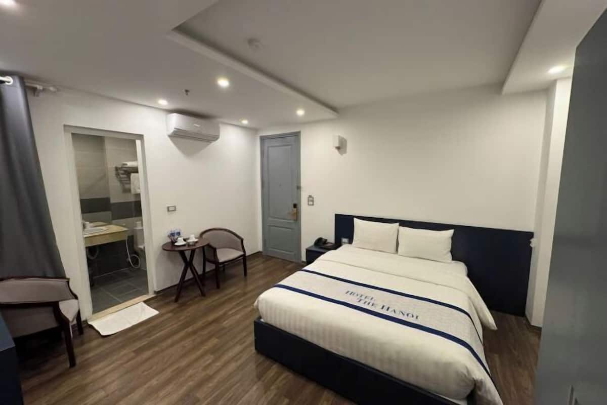 Minibar, két bảo mật tại phòng, bàn