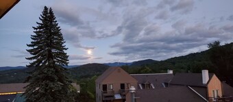 Premier Slope Views, Ski-on / Off, Upgrade Top Unit, Gewölbedecken, Kamin