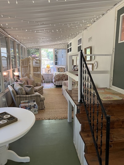 Perfect Getaway On The River Yet Minutes Drive To Magnolia And Waco Attractions