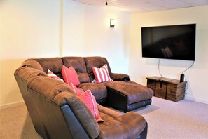 Smart-tv, pejs, videospil, dvd-afspiller