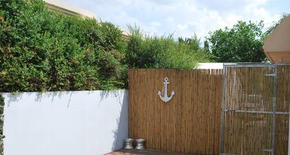 Private garden studio, cozy and pastoral.