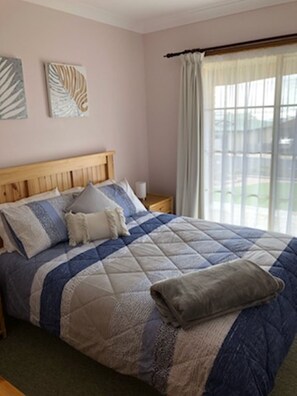 3 chambres, fer et planche à repasser, draps fournis