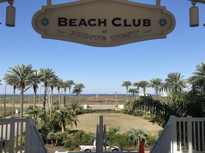 Property grounds - Shores N Sunsets, beautiful Pointe West Galveston Bay & Beaches (Galveston)