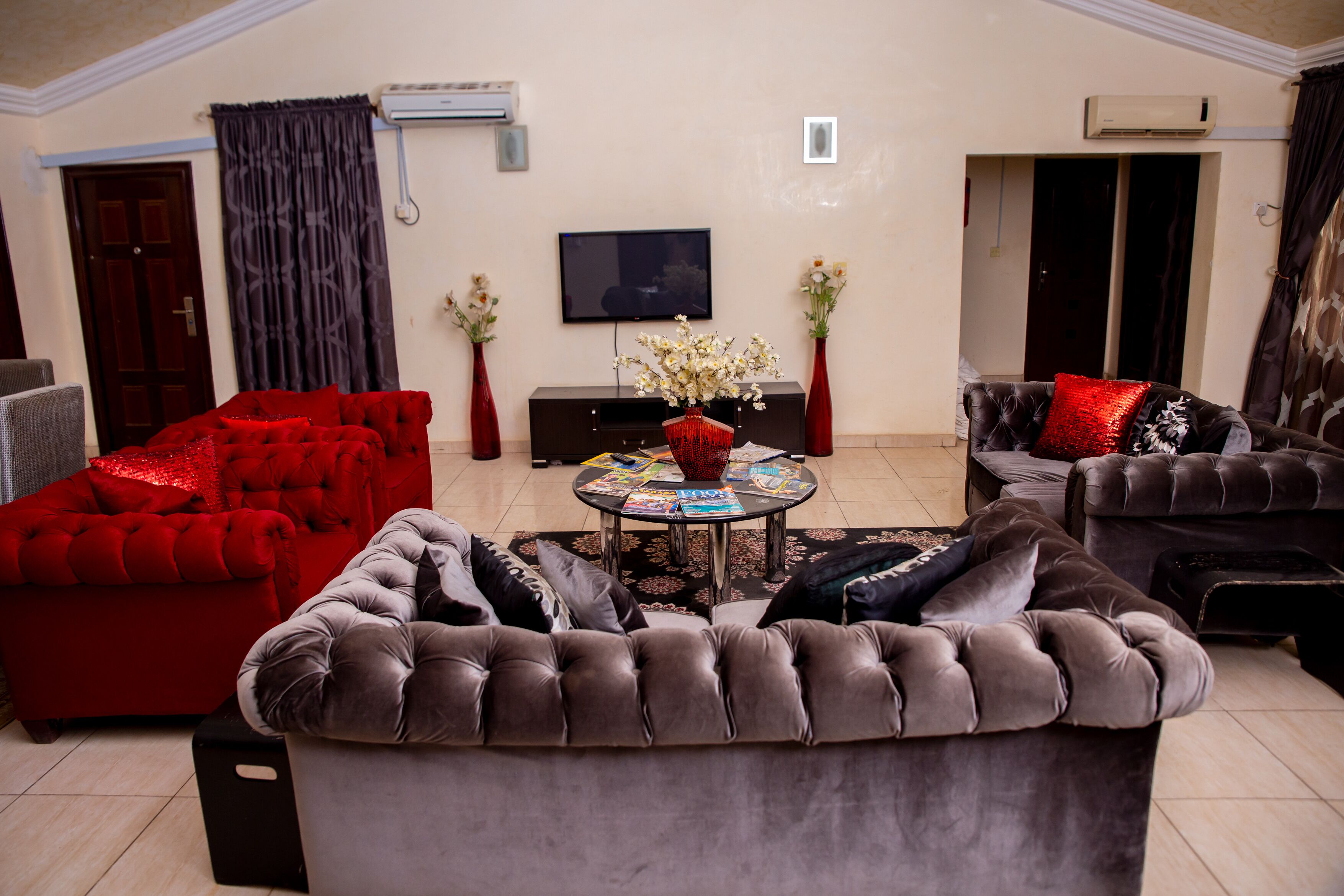 頂樓客房, 非吸煙房 | 起居區 | 平面電視