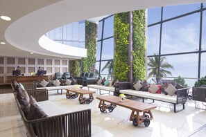 Coin salon dans le hall