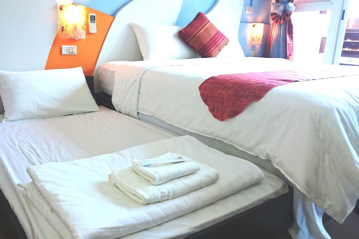 Chambre Élite Double ou avec lits jumeaux, plusieurs lits, non-fumeurs, vue cour intérieure | Couette en duvet d'oie, minibar, décoration personnalisée