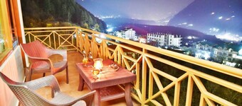 Whistling Pines Resorts and Spa