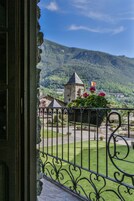 Deluxe Double Room, Bathtub | Mountain view