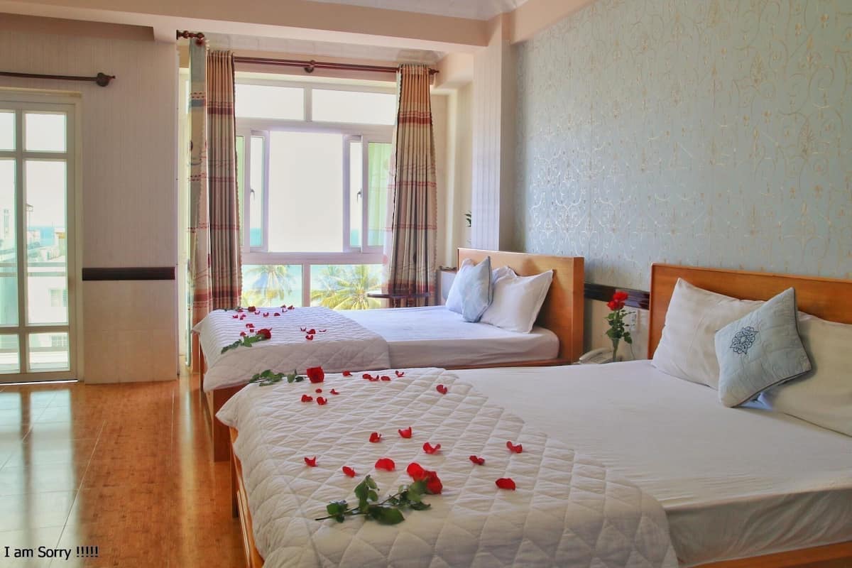 Perhehuone | Minibaari, työpöytä, pimennysverhot, ilmainen Wi-Fi