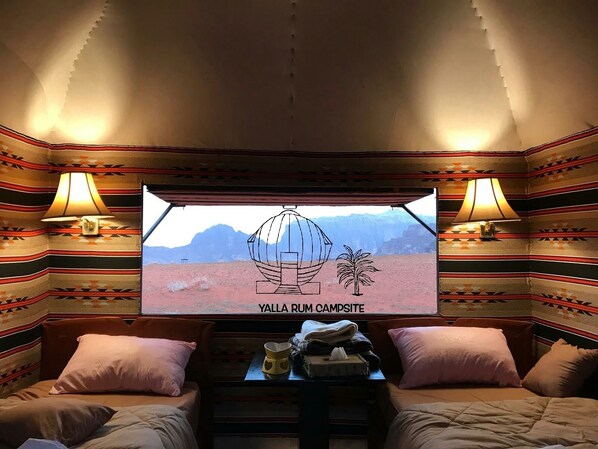 Romantisches Zelt, 1 King-Bett, Nichtraucher, Talblick | Blick auf die Berge