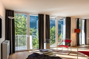 Apartment 3 bedrooms, Matterhorn view and balcony (09 Drei Einsiedler) | Área de estar | TV de tela plana