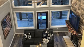 Smart-TV, Kamin, Videothek