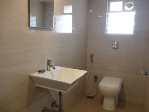 Deluxe Double or Twin Room, 1 Queen Bed, Non Smoking | Bathroom - Hotel Imperial Executive, Andheri (Mumbai)