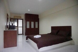 Habitación doble estándar | Cortinas blackout, wifi gratis y ropa de cama