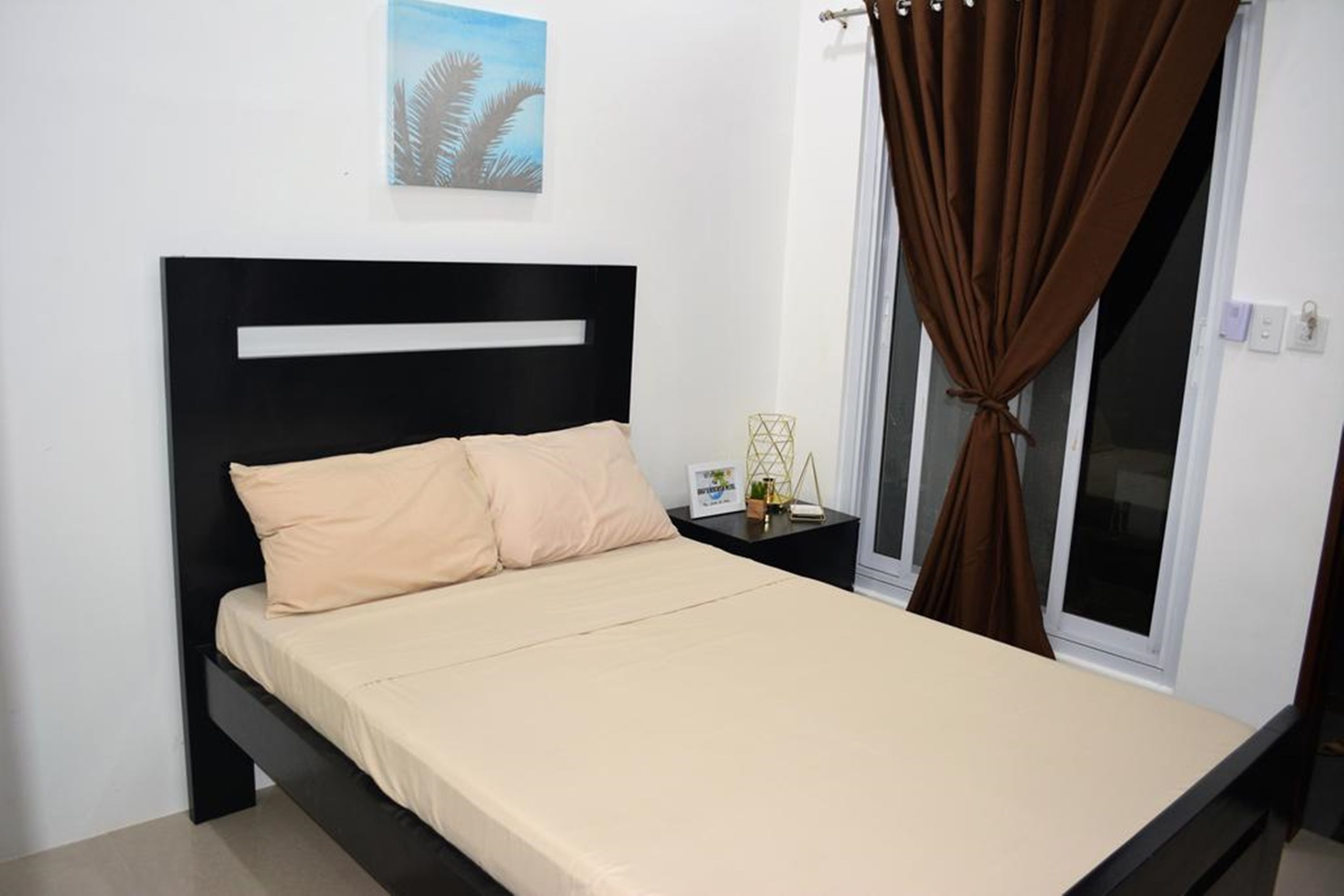 standard double room | 4 bedrooms, hypo-allergenic bedding, in-room safe, laptop workspace