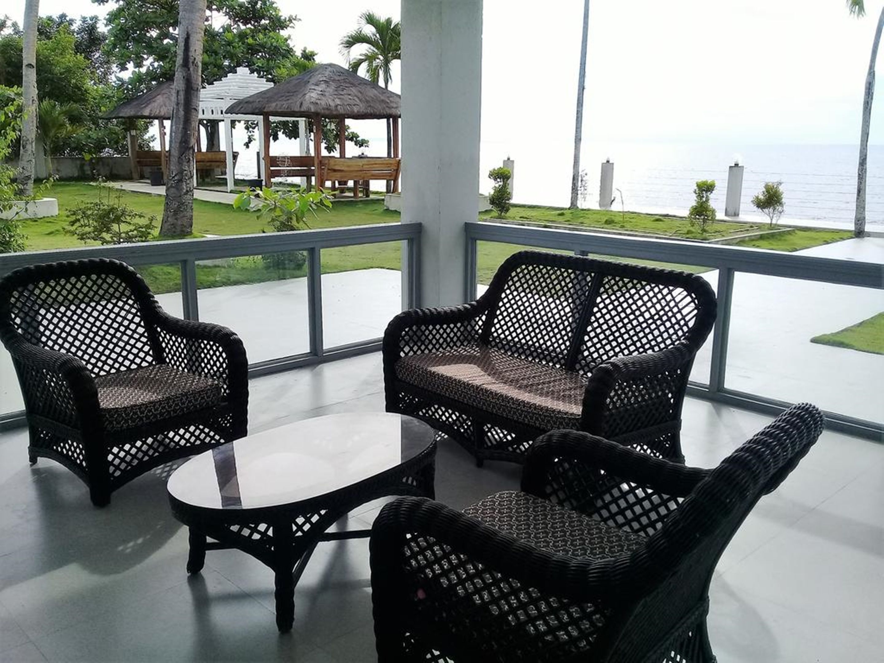 deluxe queen room | balcony