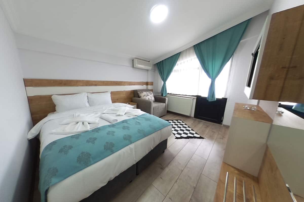 Desk, free WiFi, bed sheets