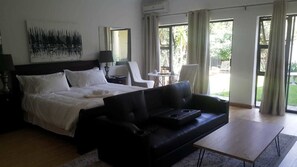 Honeymoon Suite