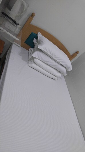 Economy Double Room | Blackout curtains, free WiFi, bed sheets - Mei Wah Guesthouse (Kowloon)