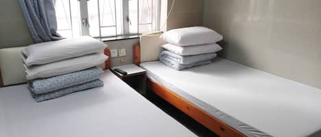 Comfort Twin Room | Blackout curtains, free WiFi, bed sheets
