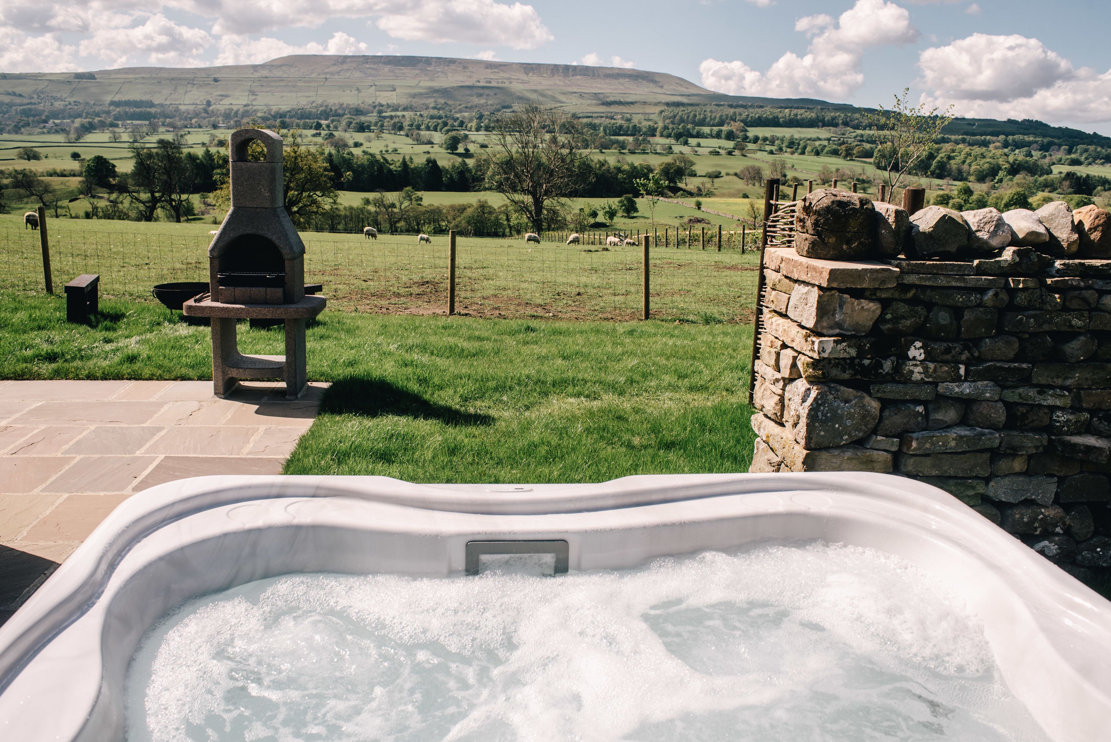 Swaledale | Private spa tub