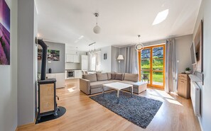 Apartment (30.1) | Wohnbereich | Flachbildfernseher