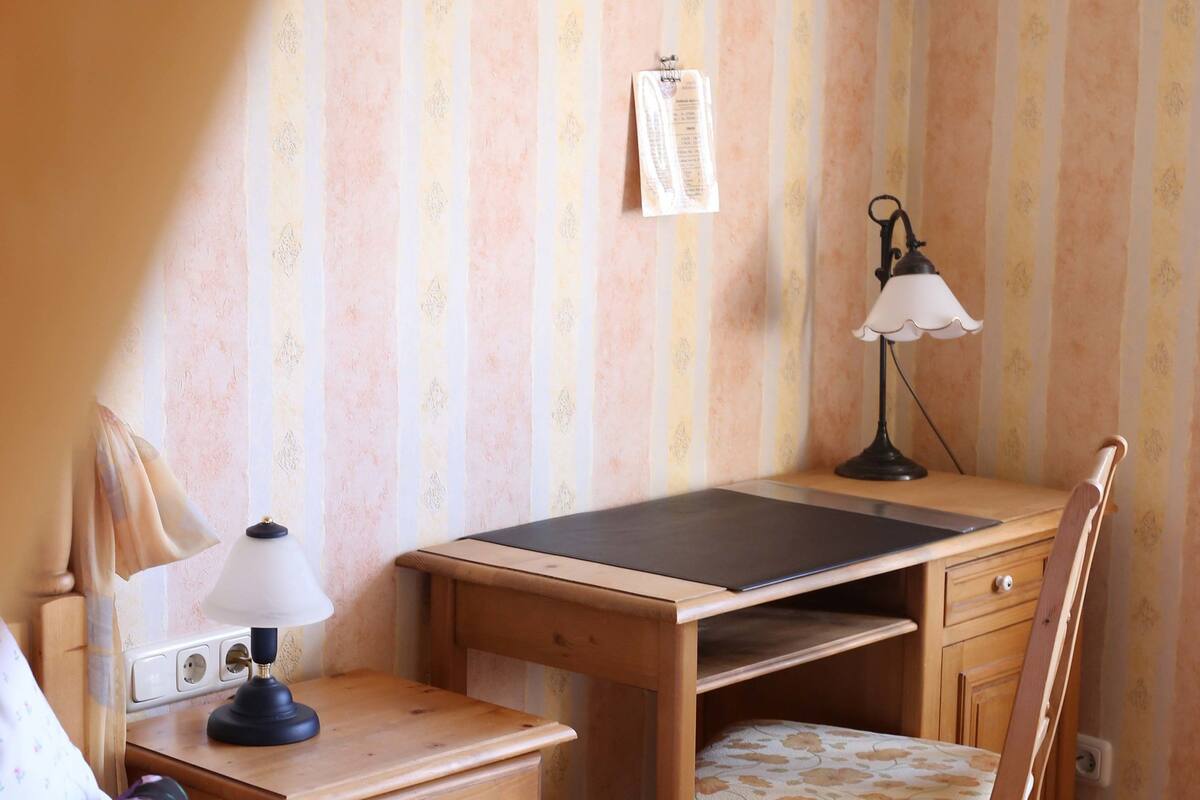 Comfort Double Room, 1 Queen Bed, Non Smoking | Free WiFi, bed sheets