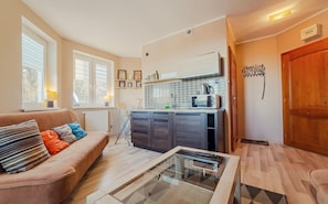 Apartment (3a/9) | Living area | Flat-screen TV